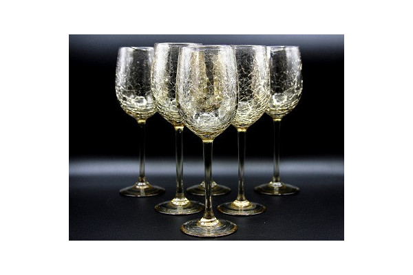 Verres à pieds en verre soufflé craquelé