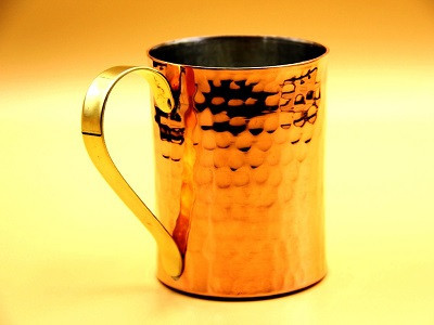 Mug en cuivre martelé