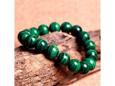 Bracelet en pierre...